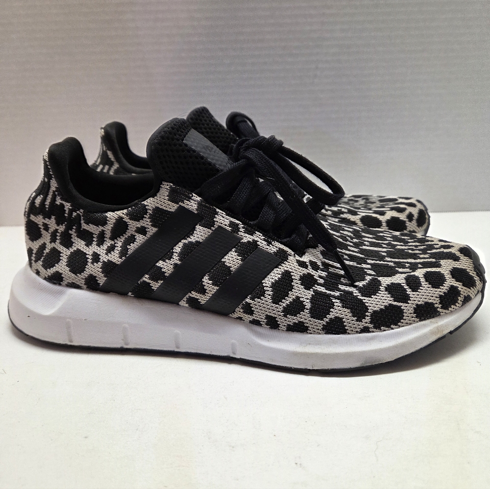 Adidas Swift Run Women's Size 9 Cheetah Leopard Animal Print Black White